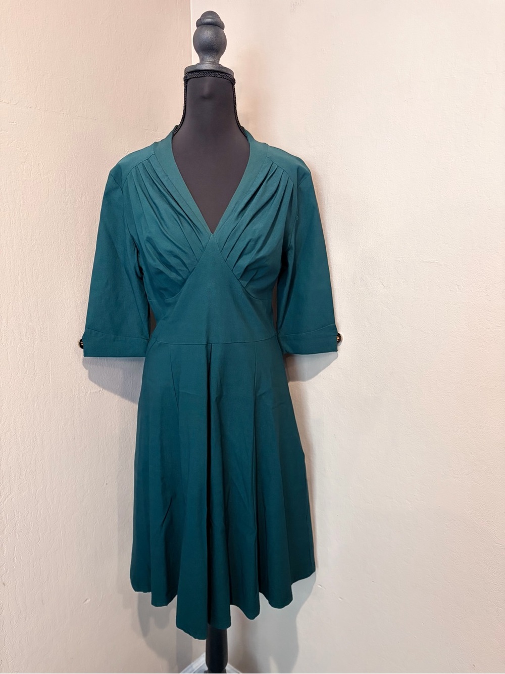 School Girl Irish Green Midi Dress, with 3/4 Sleeves and Pleated Bodice, V-neck